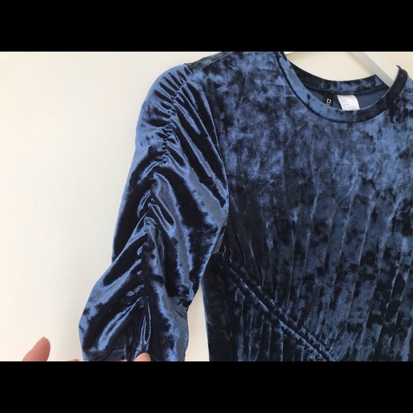 H&M blue crushed velvet ruched minidress - Picture 7 of 10
